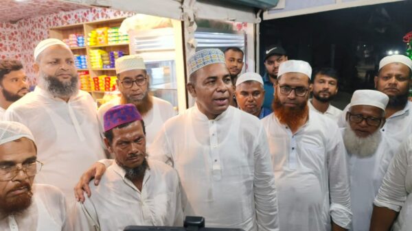 গণতন্ত্র পুনরুদ্ধারে শিবচরে বিএনপির লিফলেট বিতরণ কর্মসূচি