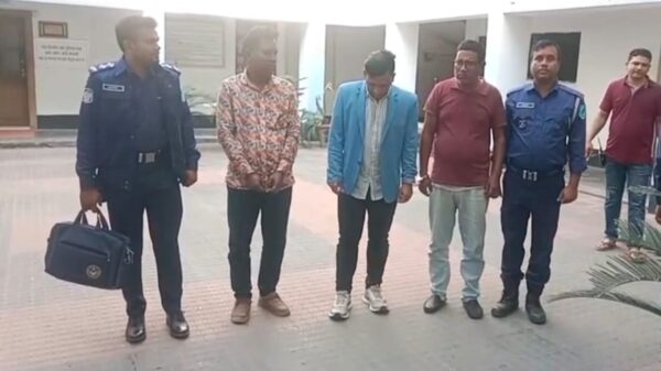 শিবচরে গরু ব্যবসায়ীর উপর হামলা–ছিনতাই: তিন ডাকাত গ্রেফতার