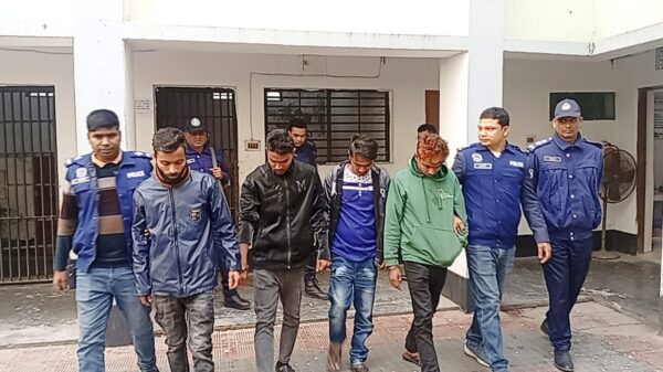 শিবচরে সংঘবদ্ধ ডাকাত চক্রের ৪ সদস্য গ্রেপ্তার, উদ্ধার ৪টি লুট হওয়া যানবাহন