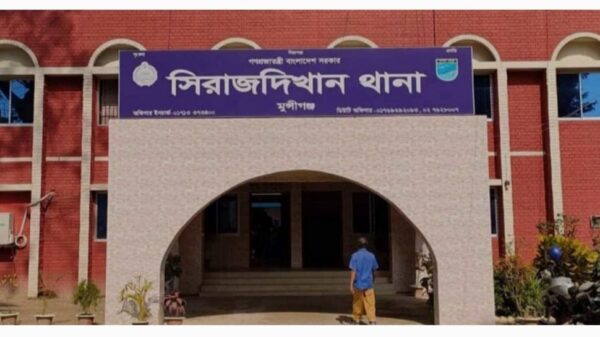সিরাজদীখানে দুই গ্রুপের সংঘর্ষে টেটাবিদ্ধসহ আহত ১৫