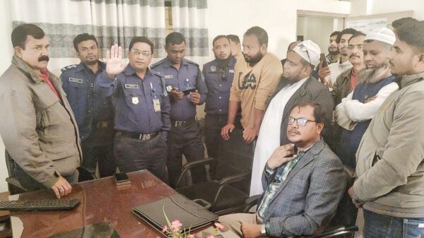 শিবচরে বাধার মুখে যোগদান না করেই ফিরে গেলেন স্বাস্থ্য ও পরিবার পরিকল্পনা কর্মকর্তা