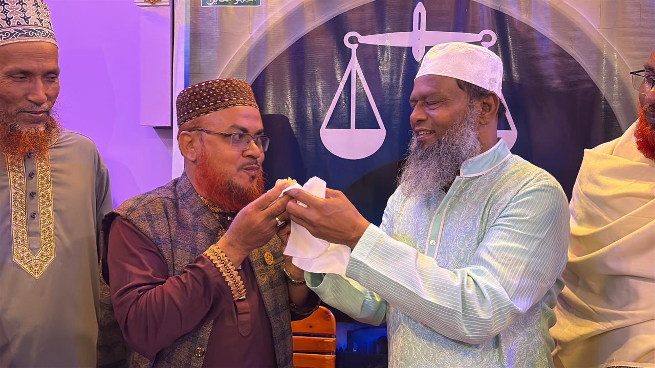 শেখ মোঃ আব্দুল্লাহর জয়ে আনন্দিত পরাজিত প্রার্থী একেএম ফখরুদ্দিন রাজি