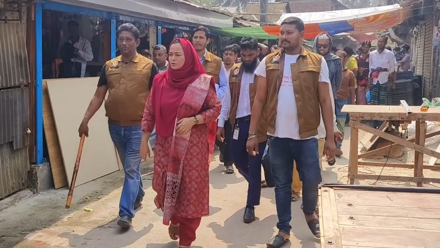 শিবচরে ভ্রাম্যমাণ আদালতের কঠোর অভিযান: অবৈধ স্থাপনা উচ্ছেদসহ ১২ দোকানে জরিমানা