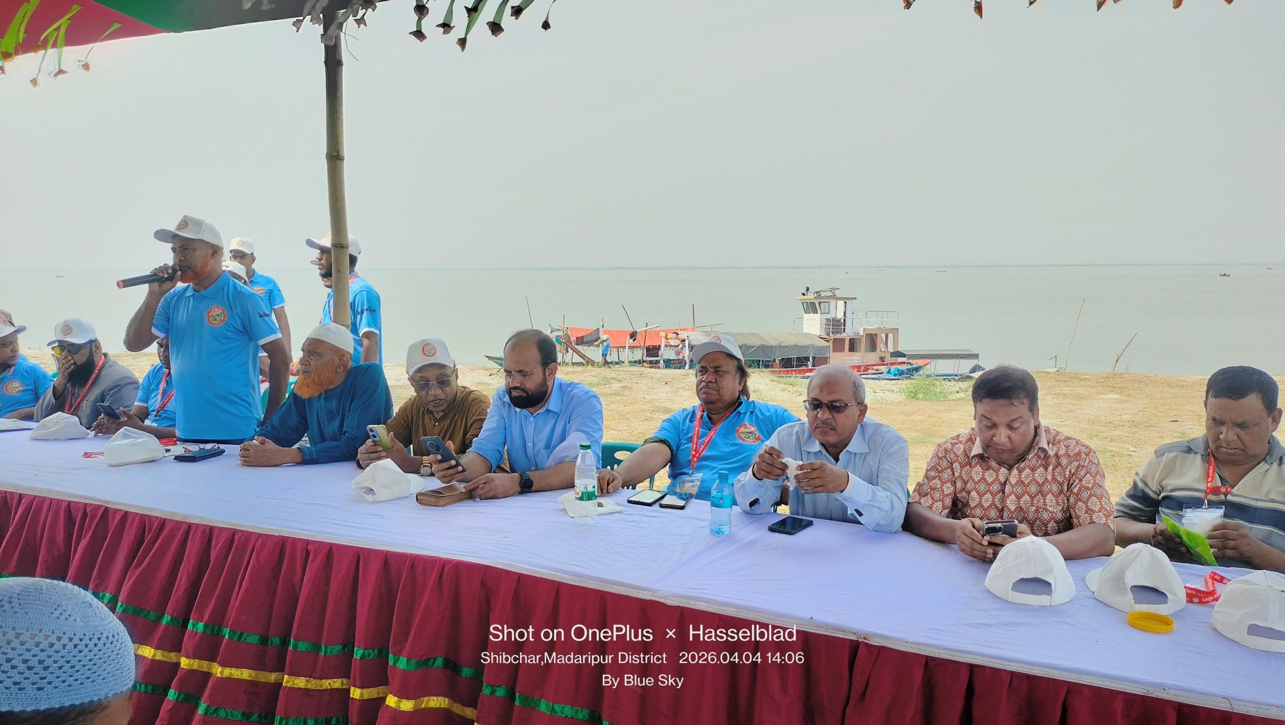 পদ্মার বুকে দেশবরেণ্য সাংবাদিকদের অংশগ্রহণে প্রাণবন্ত মিলনমেলা