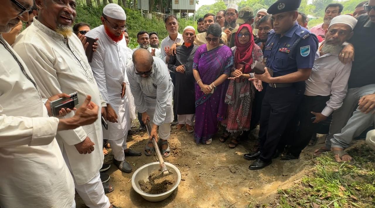 সিরাজদিখানে রশুনিয়া খাল পুনঃখনন কাজের উদ্বোধন