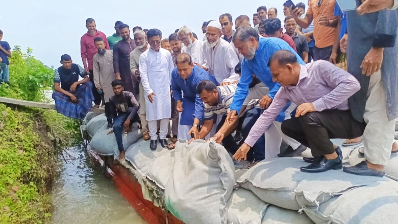 নদী ভাঙ্গন রোধে কাজ করছে বর্তমান সরকার এমপি: খোকন তালুকদার