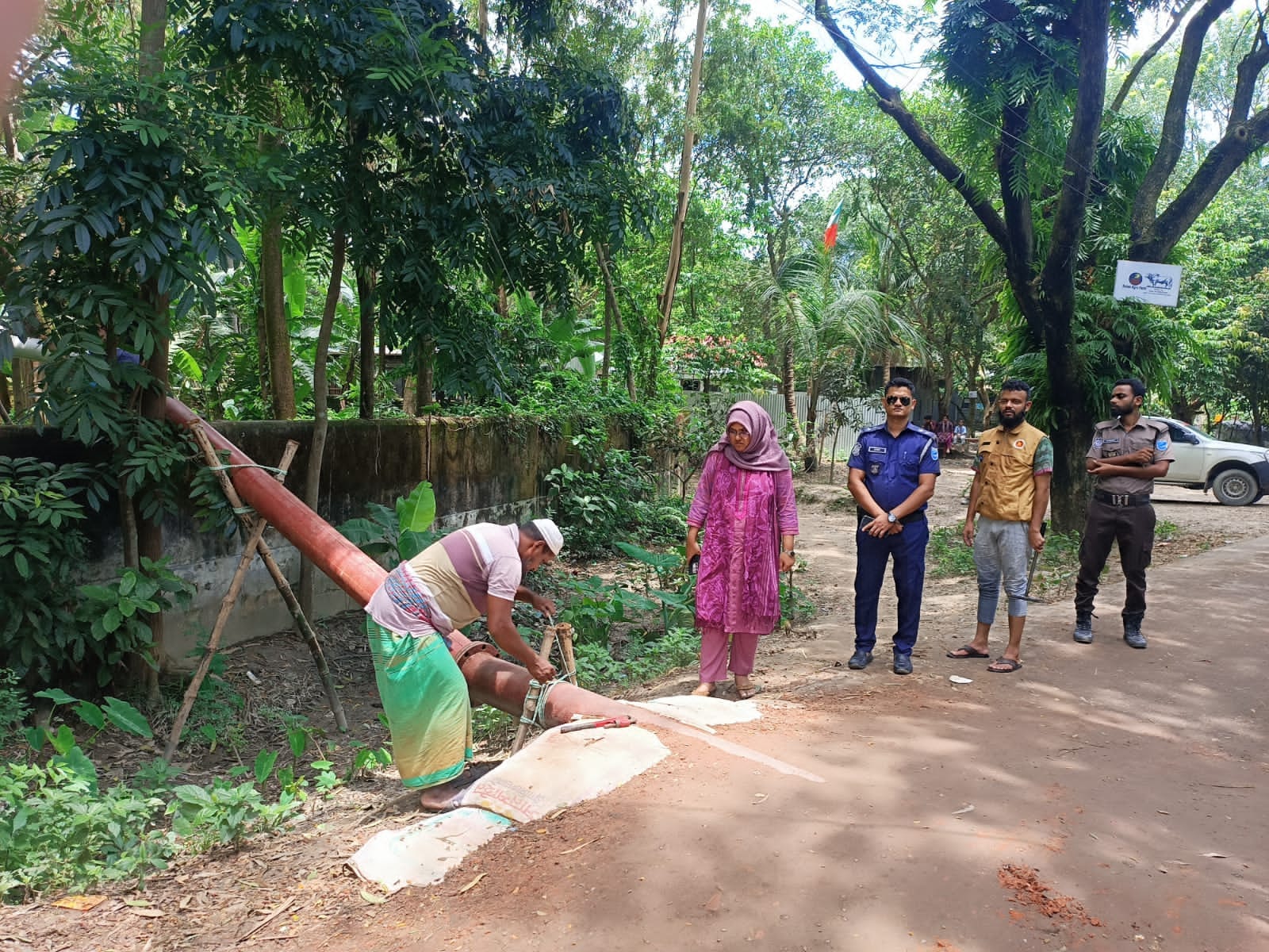 মালখানগরে প্রশাসনের অভিযানে কৃষিজমি ও জলাশয় ভরাটে ব্যবহৃত ৮০০ মিটার পাইপ অপসারণ