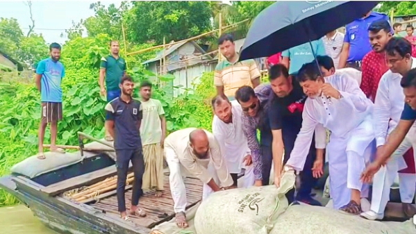 মাদারীপুরে ভাঙন রোধে জিওব্যাগ ডাম্পিং কার্যক্রমের উদ্বোধন করলেন এমপি: জাহান্দার