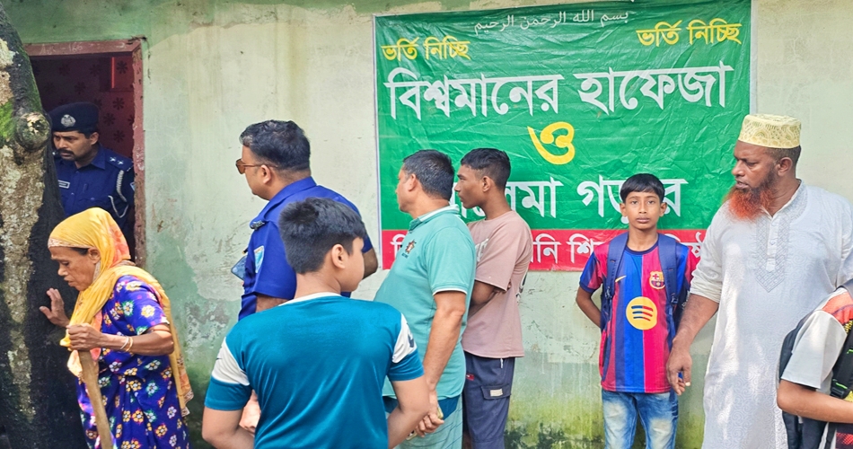 কালকিনিতে মহিলা মাদ্রাসার সামনে বোমা বিস্ফোরণ, আহত ৫