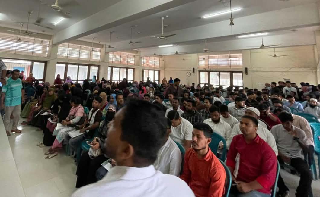 স্বচ্ছতা ও শৃঙ্খলায় কালকিনিতে ফ্যামিলি কার্ড শুমারির নিয়োগ পরীক্ষা