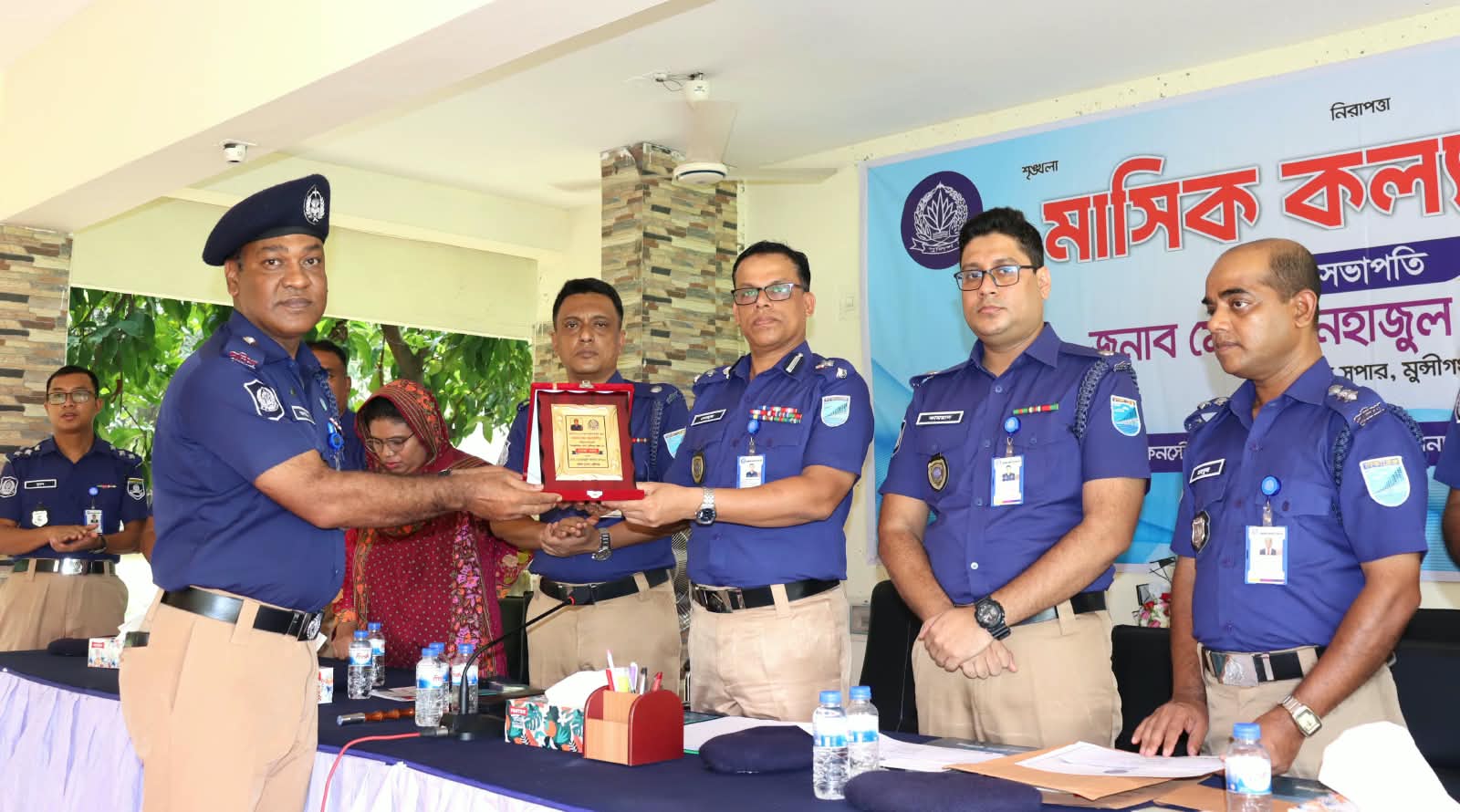 মুন্সীগঞ্জে আগস্ট মাসের শ্রেষ্ঠ ওসি সিরাজদিখান থানার আলাউদ্দিন
